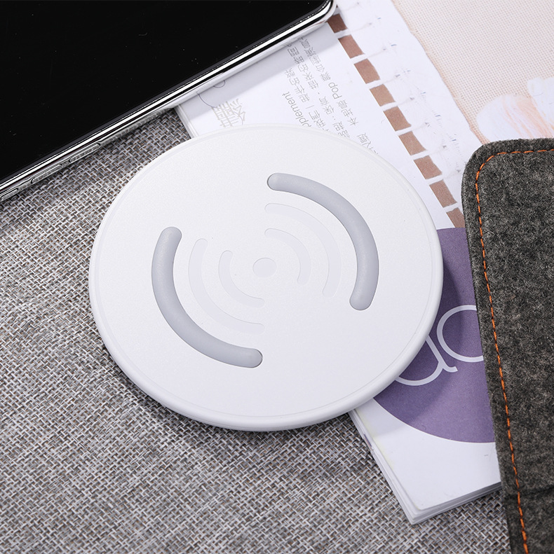 Ultra-Slim Wireless Charger 5V / 1.5A for Qi Compatible Device (White)